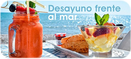 Desayuno frente al mar en La Siesta